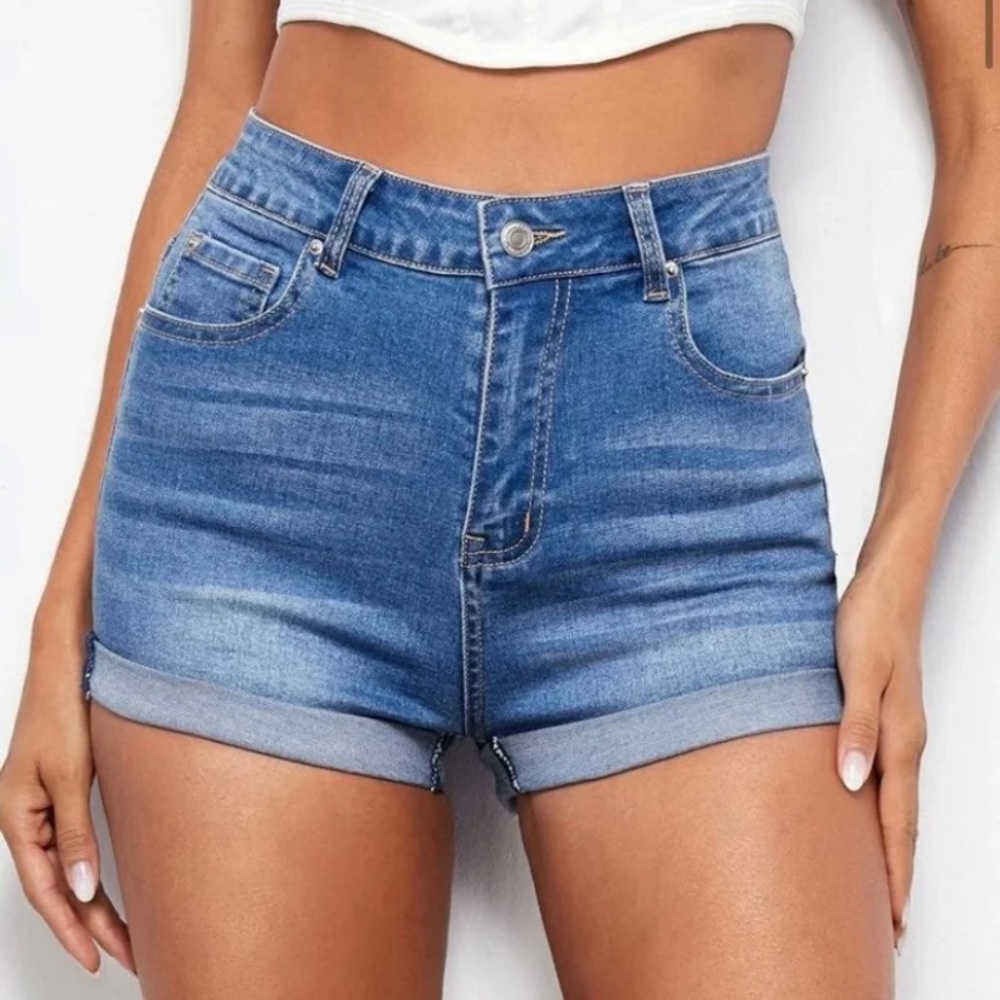 Cuffed hen bleached wash denim shorts
